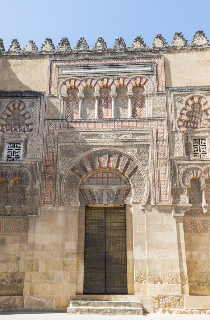 Wejście do starej części meczetu. Mozquita.