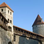 Średniowieczne fortyfikacje i wieże w stolicy