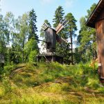 Dzielnica Muzeów Luostarinmäki - ocalała drewniana zabudowa - wiatrak