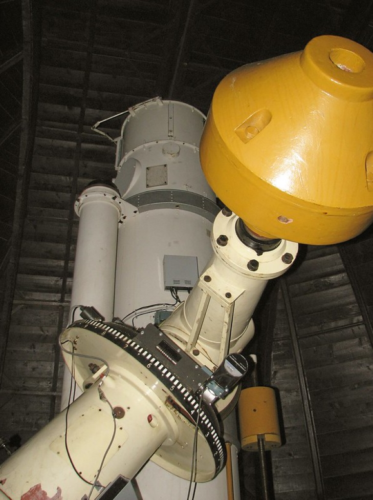 Wielki teleskop w obserwatorium