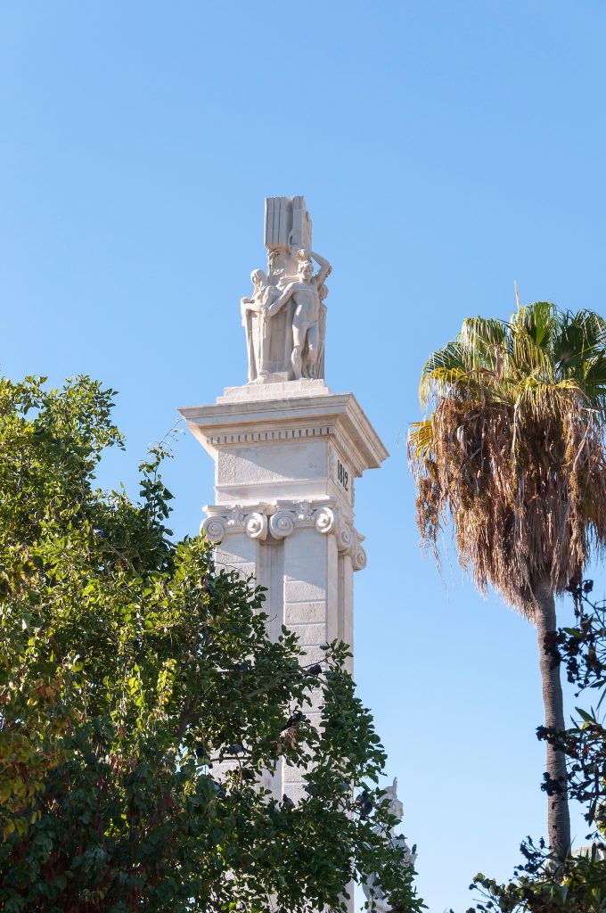 Pomnik pamięci pierwszej hiszpańskiej konstytucji na Placu Hiszpanii z 1812 roku