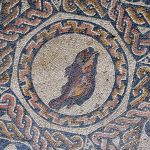 Mozaika z amfiteatru przedstawiająca rybę. Muzeum rzymskie.