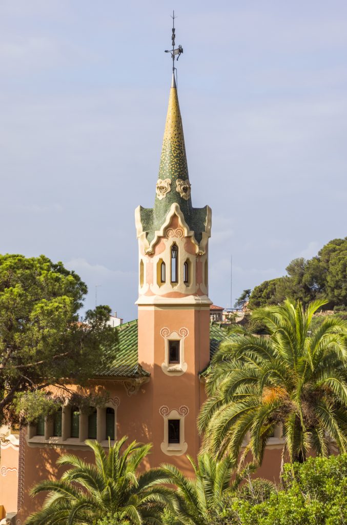 Dom - muzeum Gaudiego w Barcelonie. Mieści się na terenie parku.
