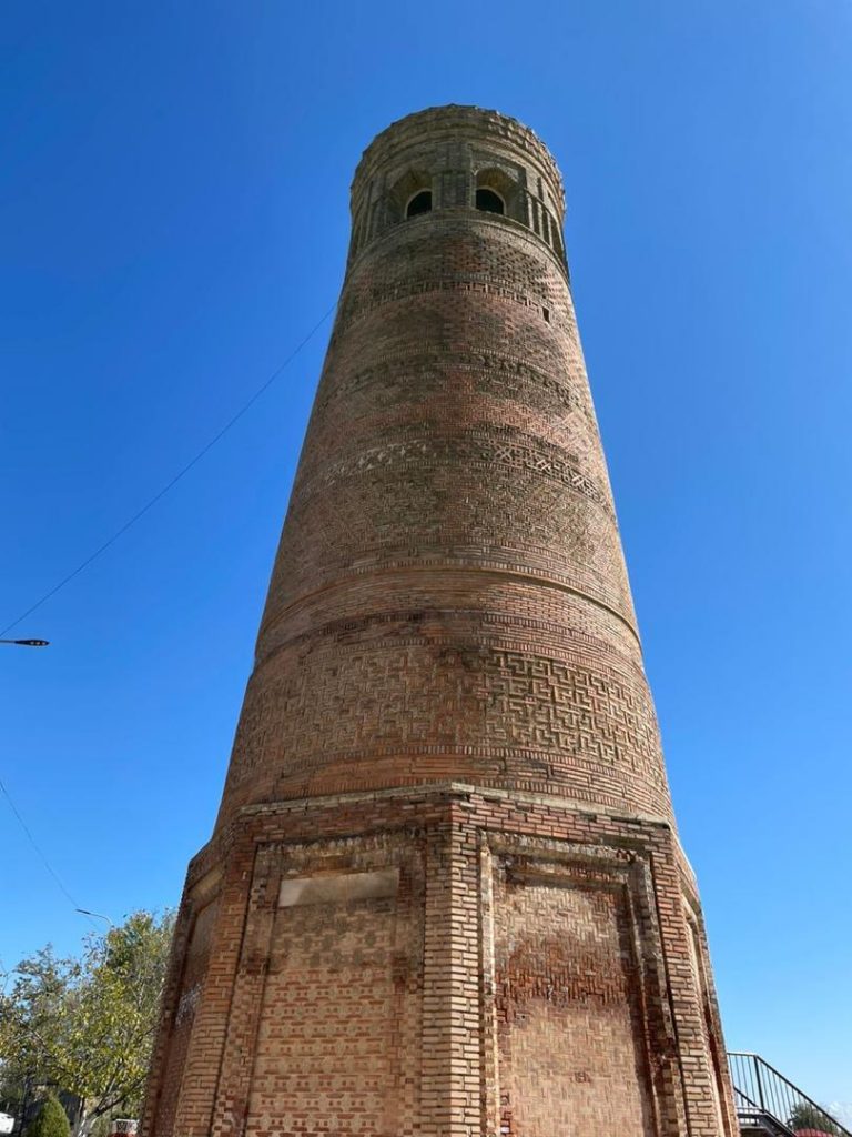 Minaret w Uzgen - XI-XII wiek